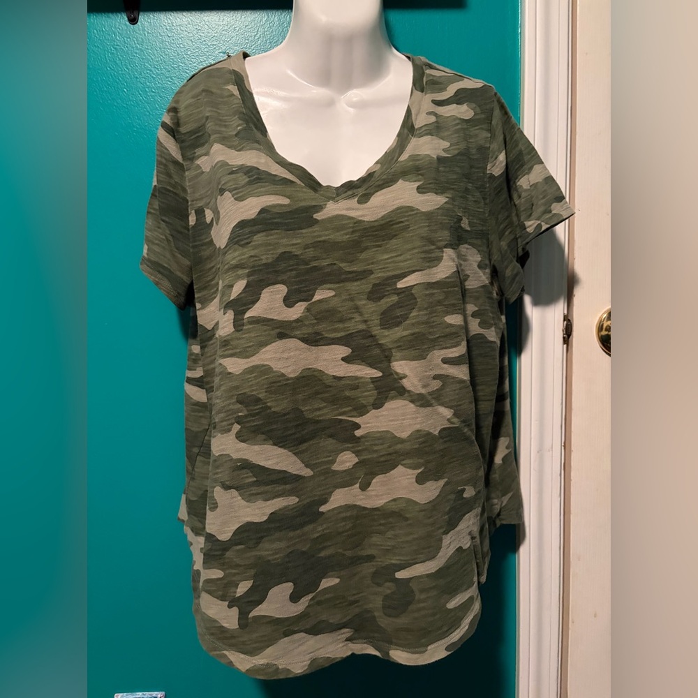 Old Navy Green Camouflage Women's Top